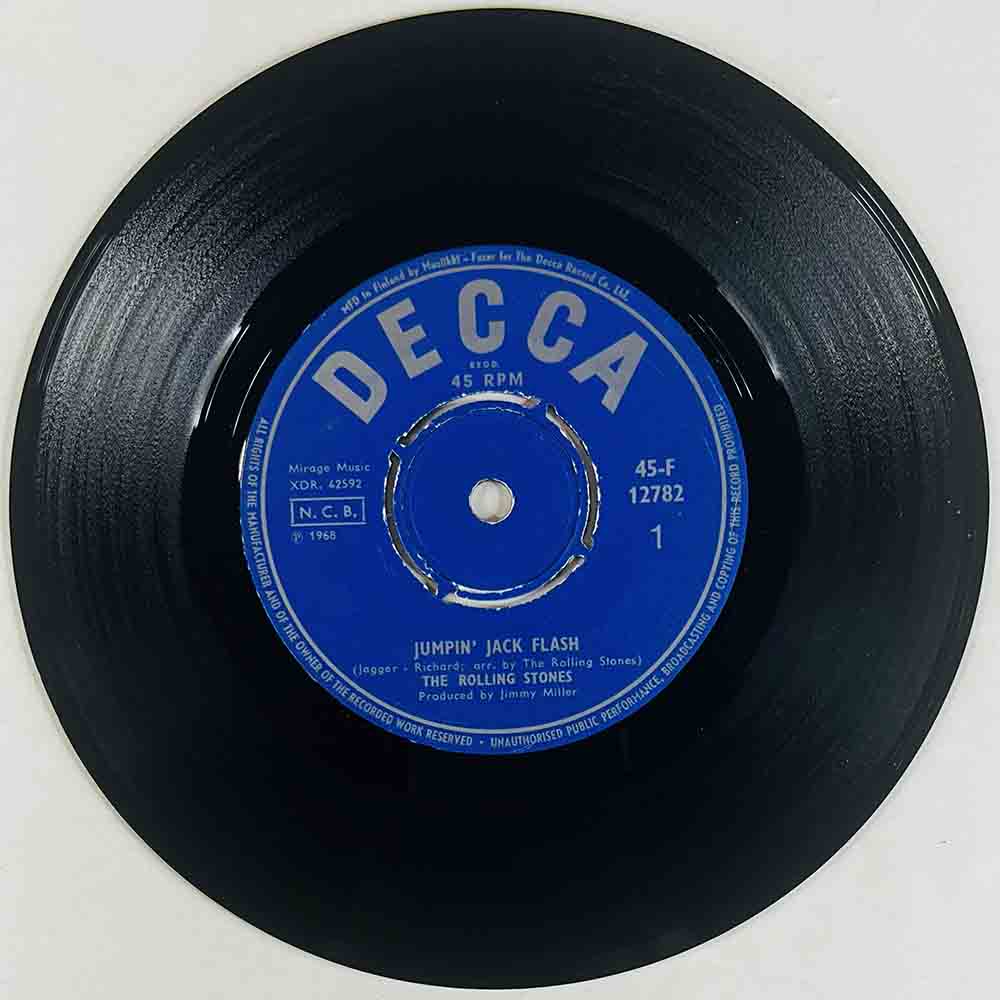 Rolling Stones Käytetty 7” ei kuvakantta Jumpin’ Jack Flash / Child of the moon  kansi Ei kuvakantta levy VG+ vinyylisingle