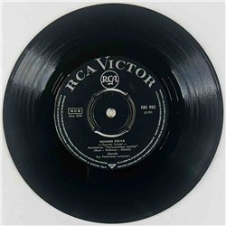 Carola Käytetty 7” ei kuvakantta Chico - Mustalainen / Nousee Päivä  kansi Ei kuvakantta levy VG+ vinyylisingle