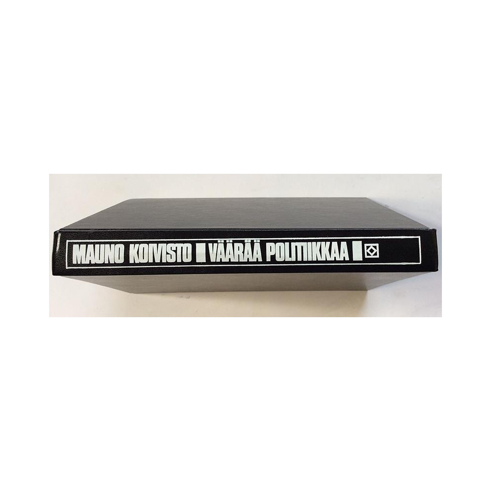 Väärää politiikkaa : Mauno Koivisto - Något använd bok