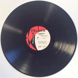 Modern Music String Orchestra: Autumn Keaves / Rampljus (Limelight)  kansi paperikansi/muovitasku levy VG savikiekko gramofonile
