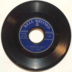 Hickories / The Lyrics : Teen Beat / A Worried Man - begagnad singelskiva