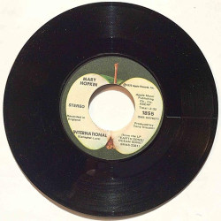 Hopkin Mary: Knock knock who’s there / International  kansi Ei kuvakantta levy EX käytetty vinyylisingle