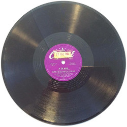 Sharkey & his Kings of Dixieland: Solo mio stomp / In the Mood  kansi paperikansi/muovitasku levy VG+ savikiekko gramofonilevy