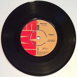 Giggles: Just another saturday night / Bazooka - käytetty vinyylisingle EX