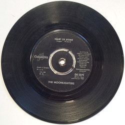 Moonlighters : Steal your heart away / Heart of stone - begagnad singelskiva