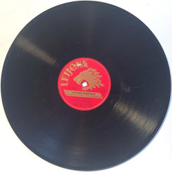 Manninen Toivo: Hyvästi Argentina / Kevään perhonen  kansi paperikansi/muovitasku levy VG+ savikiekko gramofonilevy