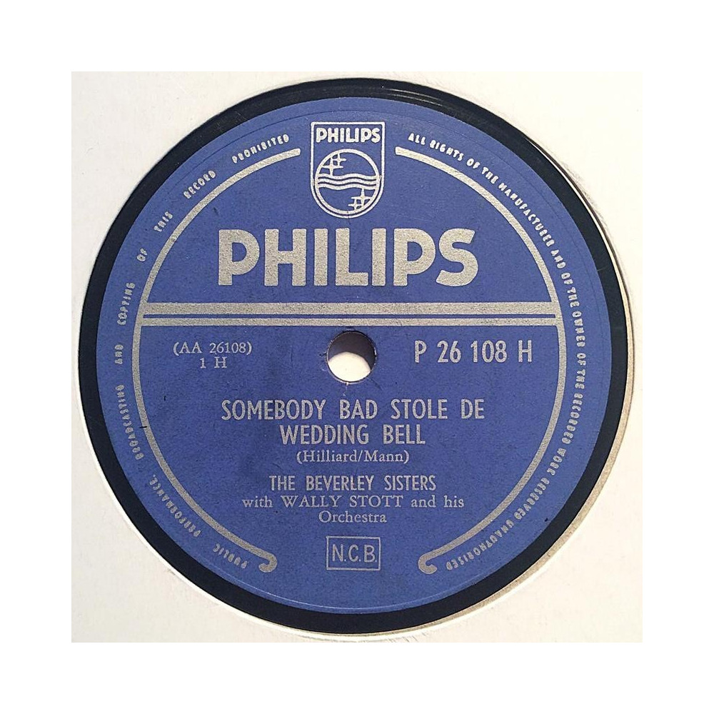 Beverley Sisters : Somebody bad stole de wedding bell / Cross over the bridge - shellac 78 rpm record
