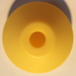 Adapteri keltaista muovia 1985  keskittää vinyylisinglet levylautaselle Accessories