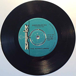Adventurers: The Wind / Greensleeves  kansi Ei kuvakantta levy VG+ käytetty vinyylisingle